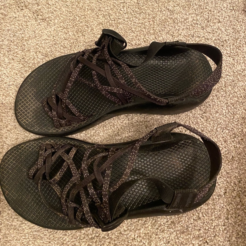 Black women’s chaco sandals W8